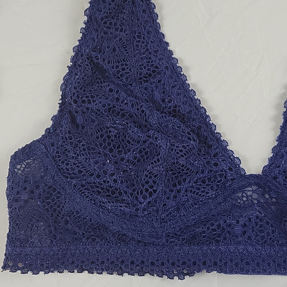 Victoria's Secret blue lace bra M - Picture 2 of 4